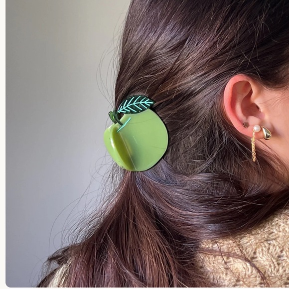 NWT JENNY LEMONS MIDI APPLE HAIR CLAW CLIP - Picture 1 of 3